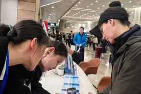 关注｜他们在上海机场接待了近20万外籍人员，给老外“家的感觉”图片