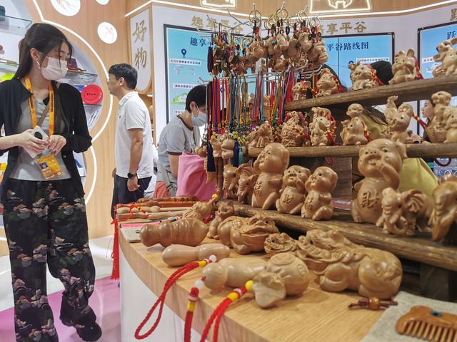服贸会平谷展区，绘就“首都桃花源 世界休闲谷”新画卷