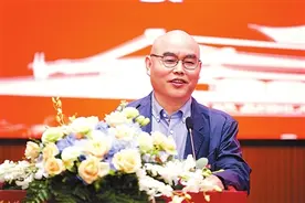 吕品昌： 做不扫兴的校长 | 人物图片