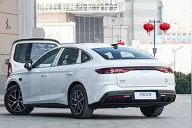 比亚迪“卷”入智驾普及，秦L智驾版预计比普通版贵1万元，包含高速领航和自动泊车图片