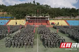湘中幼专召开2024级新生军训总结表彰大会图片