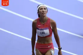 吴艳妮、林雨薇无缘女子100米栏半决赛图片