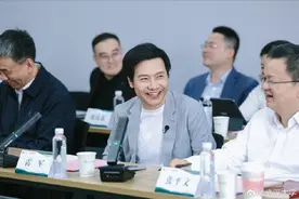 雷军回应如何保持好身材：英语不好已经让母校“蒙羞”，不能再形象欠佳图片