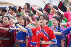 2024年广西外国语学院国际文化节暨艺体展演迎校庆活动举行图片