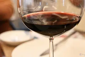 春节聚会喝酒后可以剧烈运动吗？喝酒是这样影响运动的图片