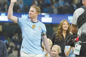 传奇落幕！出场400余次斩获19冠，德布劳内深情告别十载曼城岁月图片