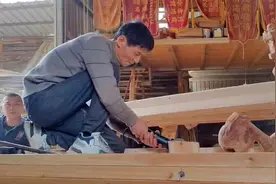 福建闽侯“龙舟村”迎来新订单，非遗传承人：输给我们造的龙舟后，对手慕名来定制新船图片