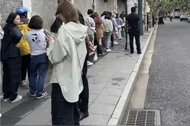“9块9”咖啡遍地时，白敬亭的精品咖啡店开业日大排长龙图片