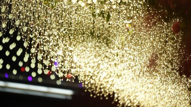 刚刚！漳州江滨，瀑布灯海亮了！