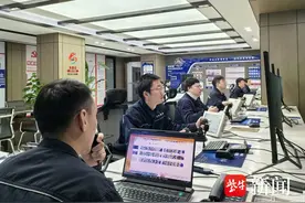 近40℃高温下港口如何高速运转？南京港有“凉”策图片