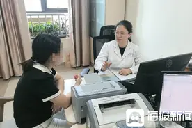 更年期的母亲们：有人崩溃大哭，有人选择“离开”，有人开始自救与求救图片