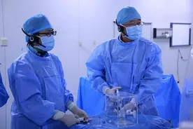 中山医院首例钇-90树脂微球选择性内放射介入手术治疗肝癌获得初步成功图片