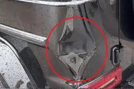 刚修好的奔驰大G被撞，车主喊话：银色小鹏车主，那么大的摄像头，还跑！图片