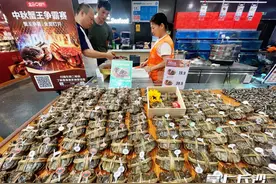 这个中秋国庆有蟹吃了！熬过高温的大闸蟹“虽迟但到”图片