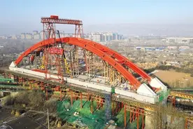 兰合铁路施工“进度条”加速更新图片
