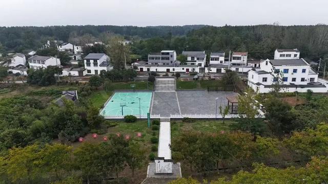 随县厉山镇：洁净家园助5A创建 全域焕新绘文旅新篇