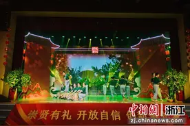 农民当主角 “我们的村晚”唱响乡村繁荣新景象图片