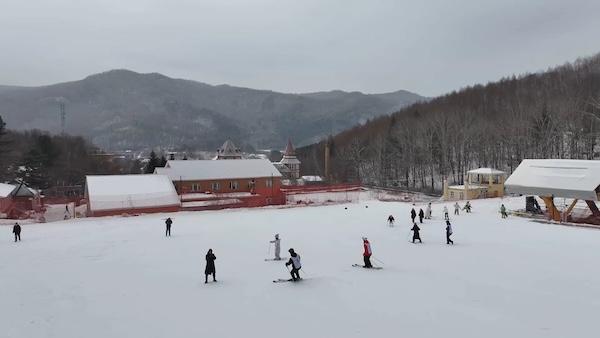 海林威虎山横道滑雪开板 林海雪原冰雪体验再升级