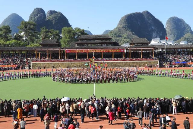 多图+多视频，直击第二十三届融水芦笙斗马节开幕式→