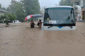 “有我们在，请党和人民放心！” ｜ 安徽退役军人奋战防汛一线侧记图片