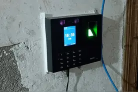 县城里的女人，在服装加工厂里改变命运图片