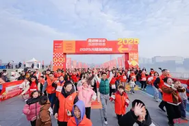 2025兴隆湖迎新跑：2000跑友联动成渝，科技点亮世运氛围图片