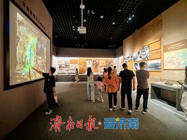 国庆首日人气爆棚！近两万人涌进山东博物馆享受文化盛宴