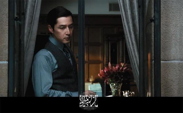 网传“某女编剧自称袭警后通过关系被放行”，警方通报：所谓“捞人”情节系“开玩笑	”