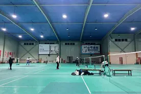 “一场难求” 重庆羽毛球消费市场火爆图片