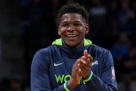 阿迪达斯为爱德华兹发布个人首代签名鞋图片