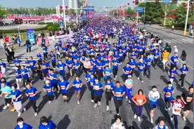 潍坊马拉松：跑向更好明天！图片