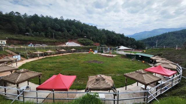 自在嵩明丨层峦碧水、林间野趣、美食垂钓……近郊旅行就来杨桥西山大村子