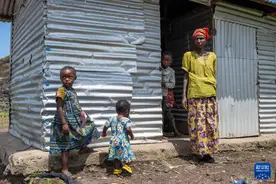 刚果（金）：无家可归的流离失所者图片