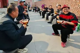 民谣界最“土”的男人，他一开口我就上头图片