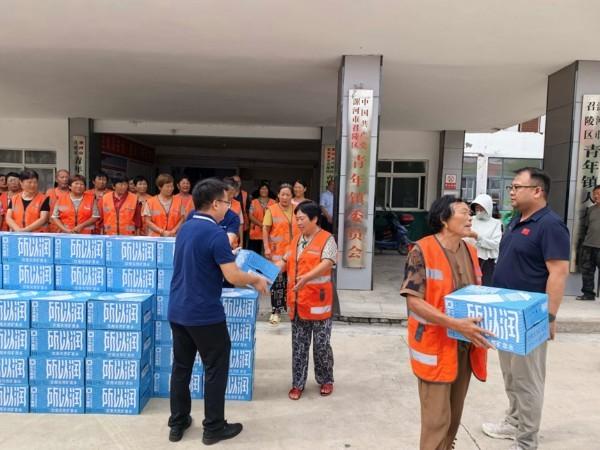 漯河市召陵区青年镇：“凉”辰美景正当时 浓浓关怀润心田