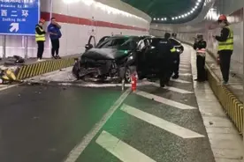 事发长沙！深夜隧道内，他们徒手掰车门……图片