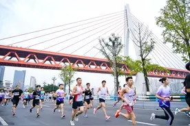 2023中国10公里精英赛重庆站暨重庆10公里挑战赛开跑图片