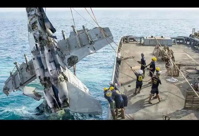 战力高达“1.67个福建舰”的美国老爷航母	，“最后一舞”怎么拉了？