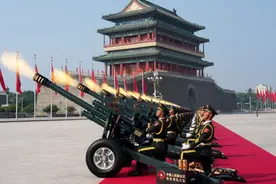 胜利日丨56门礼炮，80响鸣放，响彻云霄！图片