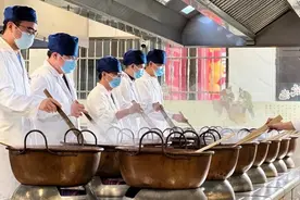 立冬进补时，上海医院“开炉”制膏方，“85后90后”也开始注意养生了……图片