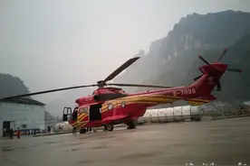 三峡电站出线迁改 直升机帮忙吊装 工期可减少一半图片