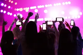 日本偶像也开始海外务工了图片