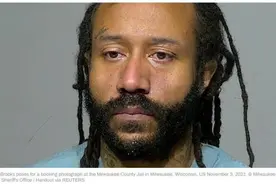 美国驾车冲撞圣诞游行人群嫌犯有前科：曾与15岁女孩生育孩子图片