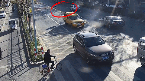 小姐姐，你飞奔的样子真美图片