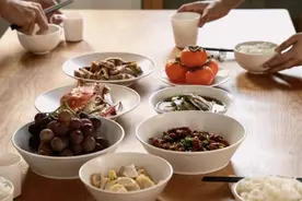 火了！日式斗笠碗图片