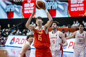 周琦留洋引热议！喜忧参半，用数字盘点中国篮球的2021图片