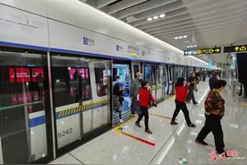 广西南宁地铁5号线开通营运图片