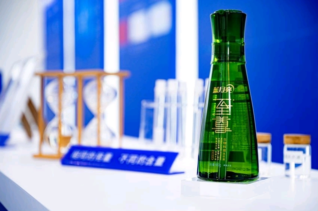 涓撴敞娲楁钉杩?0骞达紝鐪嬭摑鏈堜寒鍝佺墝鐨勫尃蹇冧箣璺? onerror=