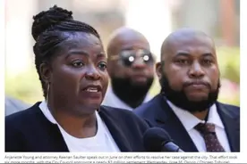 美国女子在家裸体时遭警察破门误闯并被戴上手铐，获赔290万美元图片