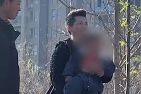 妈妈将幼子交给陌生人后跳河救人：早点施救对方就有生存希望视频封面